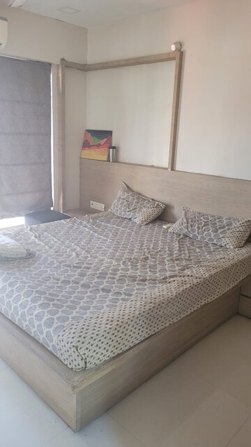 2 BHK Apartment For Rent in Dev Leo Tower, Oshiwara