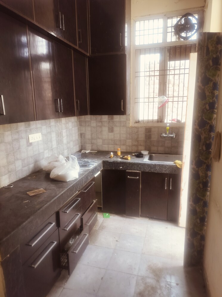 Kitchen, vatika-india-next-iris-floors 2.5 Bedroom 1500 Sq.Ft. Builder Floor In Sector 82 Gurgaon 8996040