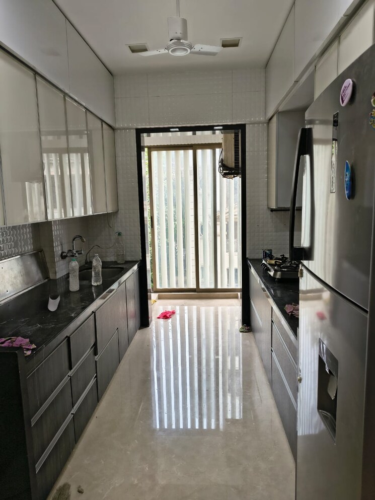 Team Area, kk-elegance 3.5 Bedroom 2200 Sq.Ft. Apartment In Khar West Mumbai 8996039