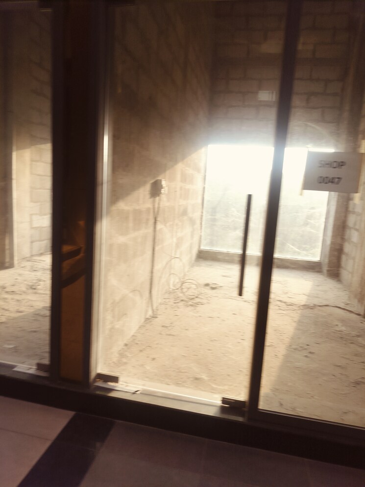 Room, svh-83-metro-street Commercial Office Space 700 Sq.Ft. In Sector 83 Gurgaon 8996059