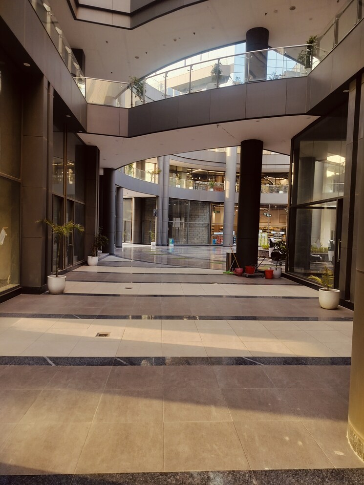 Parking, svh-83-metro-street Commercial Office Space 700 Sq.Ft. In Sector 83 Gurgaon 8996059