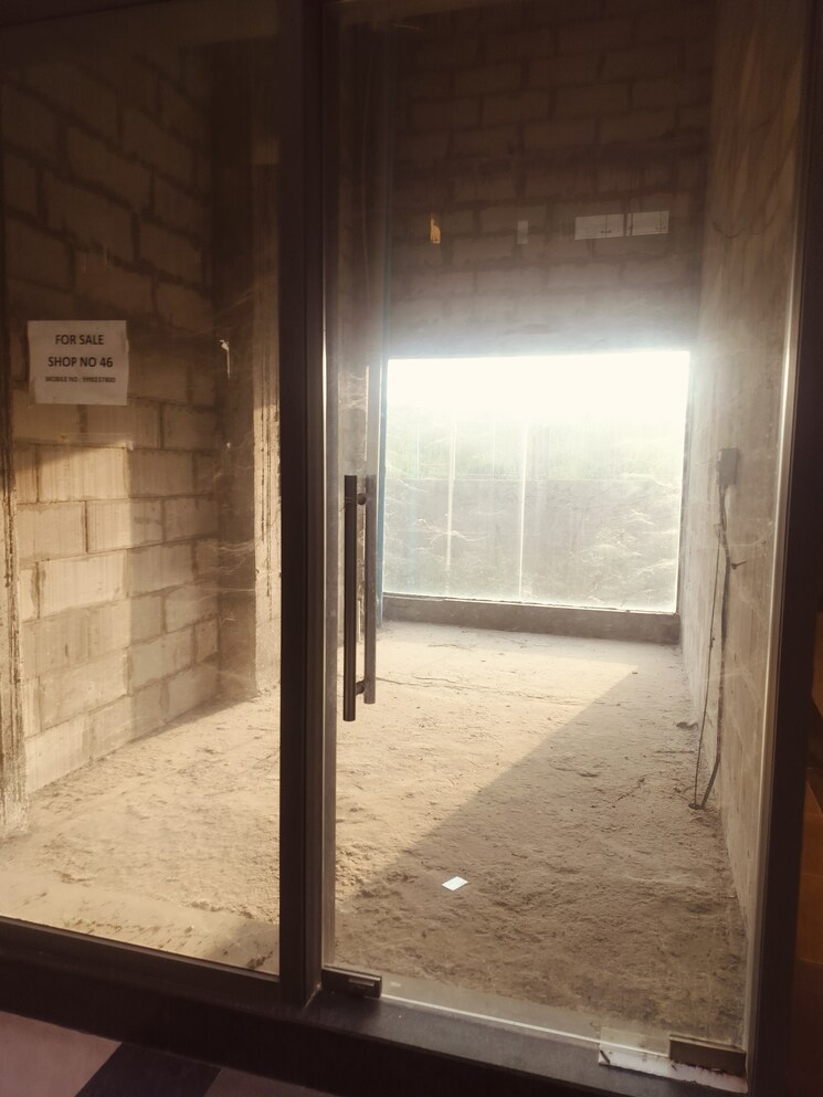 Room, svh-83-metro-street Commercial Office Space 700 Sq.Ft. In Sector 83 Gurgaon 8996059