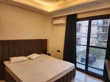 Bedroom in 3 BHK Builder Floor at Palam Vihar – for Rent