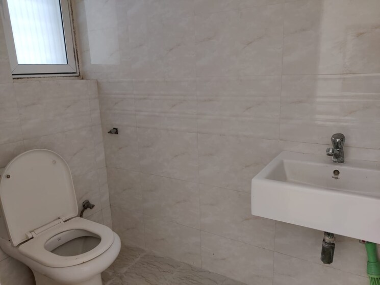Bathroom, khar west 2 Bedroom 850 Sq.Ft. Apartment In Khar West Mumbai 8996082