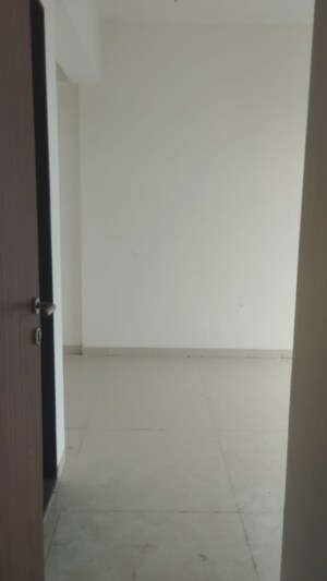 Room in 1 BHK Apartment at JVM Aroma, Kasarvadavali – for Sale