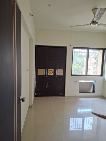 Furnished Amenities in 2 BHK Apartment at Cosmos Jewels, Ghodbunder Road – for Rent