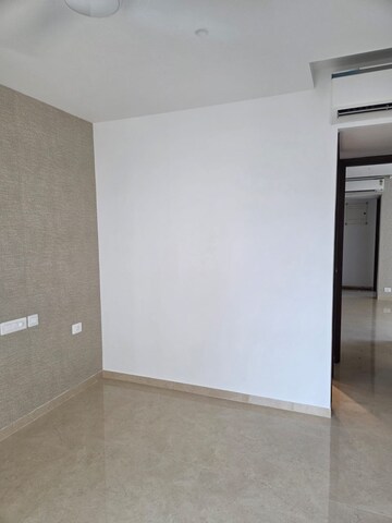 Room in 2 BHK Apartment at Hiranandani Highland, Powai – for Rent
