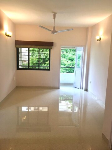 Room in 2 BHK Apartment at Sunaina Apartments Santacruz, Santacruz West – for Rent