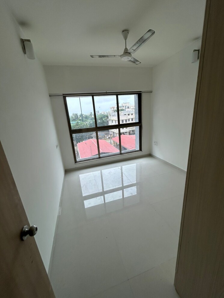 Master Bedroom, rajesh-raj-infinia 2 Bedroom 797 Sq.Ft. Apartment In Malad West Mumbai 8996111