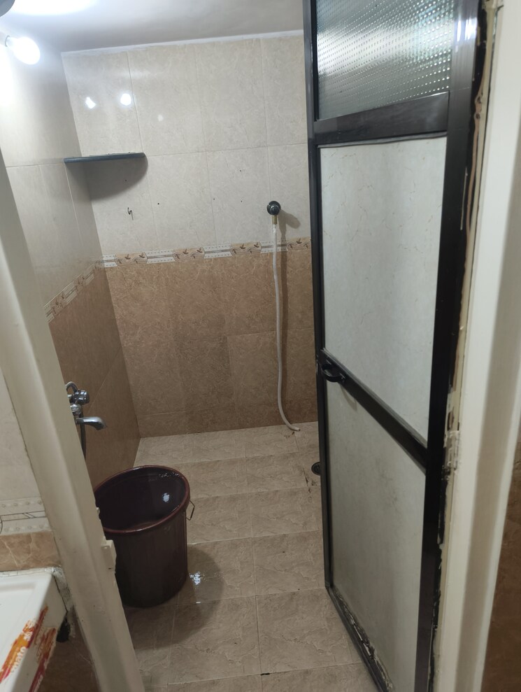 Bathroom, raj-corp-rameshwaram-apartment 1 Bedroom 420 Sq.Ft. Apartment In Dahisar East Mumbai 8996129