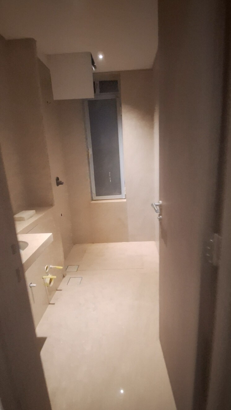 Bathroom, rustomjee-aden 3 Bedroom 940 Sq.Ft. Apartment In Bandra East Mumbai 8996132