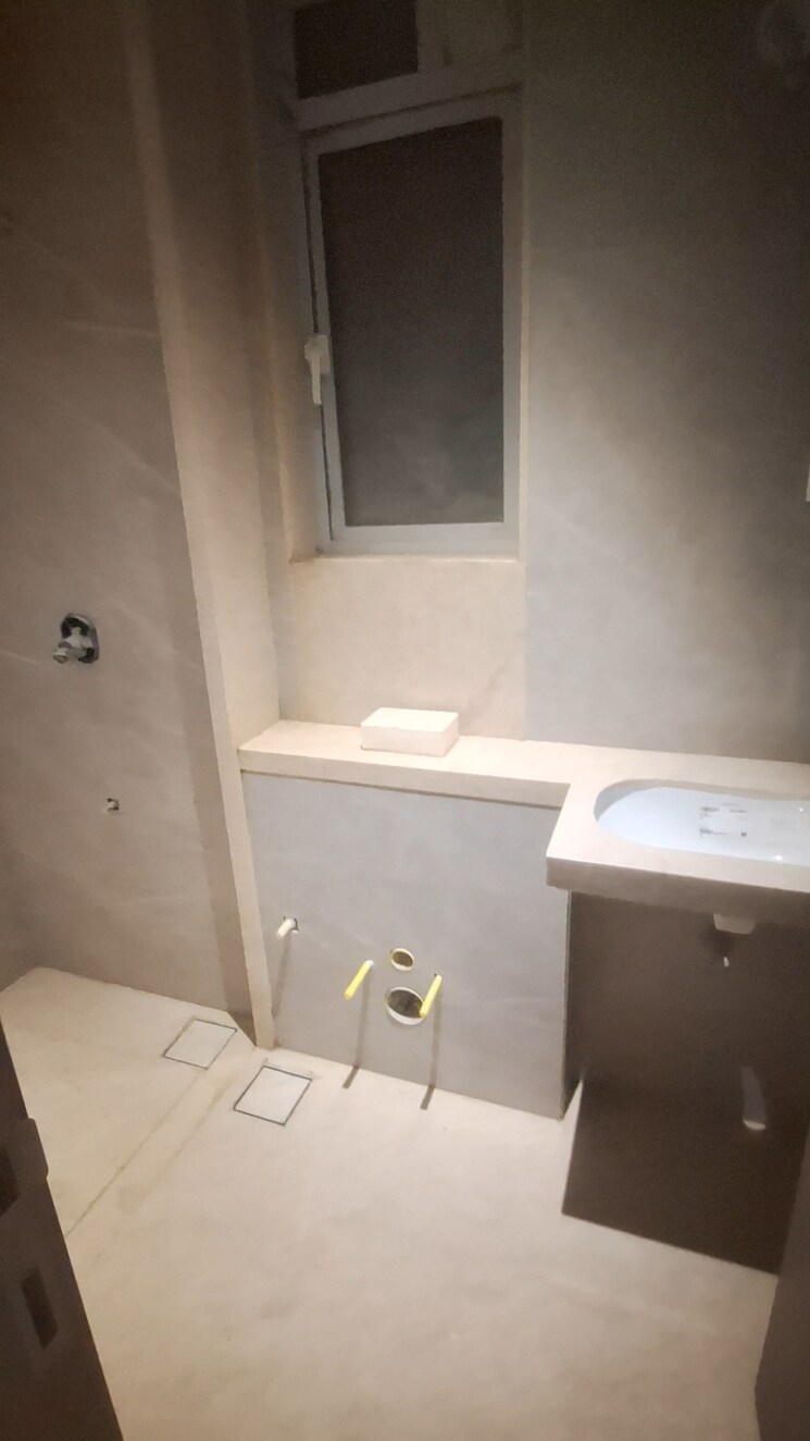 Bathroom, rustomjee-aden 3 Bedroom 940 Sq.Ft. Apartment In Bandra East Mumbai 8996132
