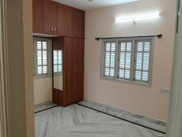 Room in 2 BHK Builder Floor at Hsr Layout – for Rent