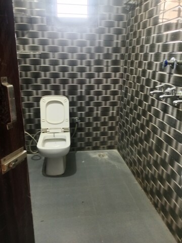 Attached Bathroom in 2 BHK Builder Floor at Huda – for Rent