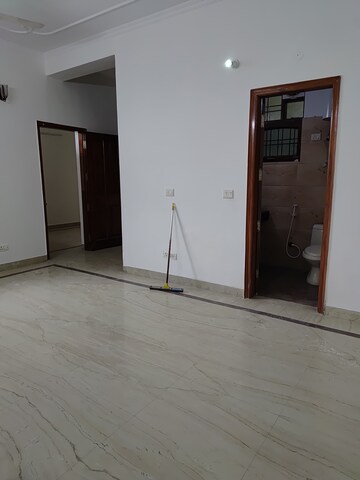 Kitchen in 3 BHK Builder Floor at RWA Apartments Sector 45, Sector 45 – for Rent