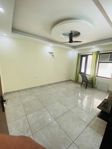Room in 3 BHK Apartment at Navbharat Apartments, Paschim Vihar – for Rent