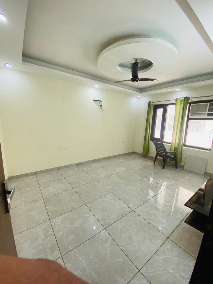 Room, navbharat-apartments 3 Bedroom 1500 Sq.Ft. Apartment In Paschim Vihar Delhi 8996177