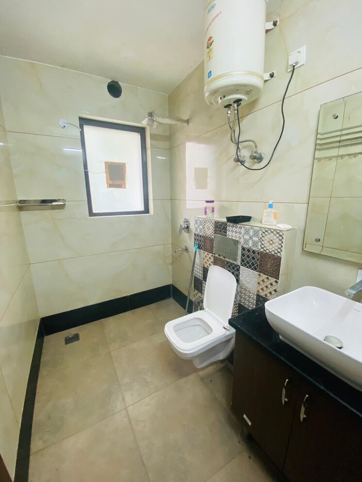 Bathroom, navbharat-apartments 3 Bedroom 1500 Sq.Ft. Apartment In Paschim Vihar Delhi 8996177