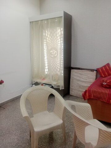 Room in 3 BHK Independent House at Sector 13 – for Rent