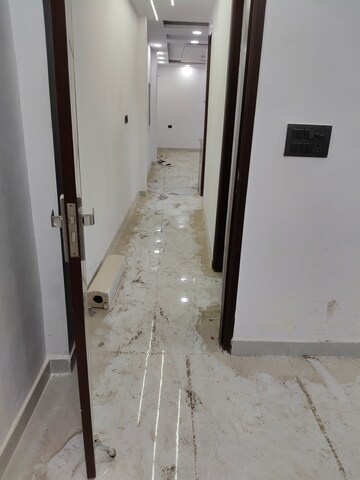 Building Lobby in 3 BHK Builder Floor at Govindpuri – for Sale