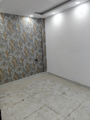 Room in 3 BHK Builder Floor at Govindpuri – for Sale