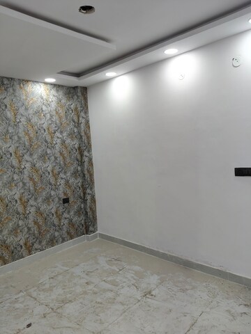 Room in 3 BHK Builder Floor at Govindpuri – for Sale