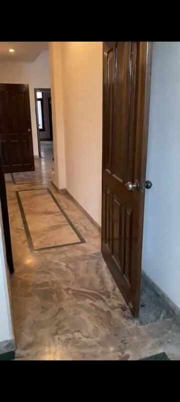 3 BHK Builder Floor For Rent in Sector 30