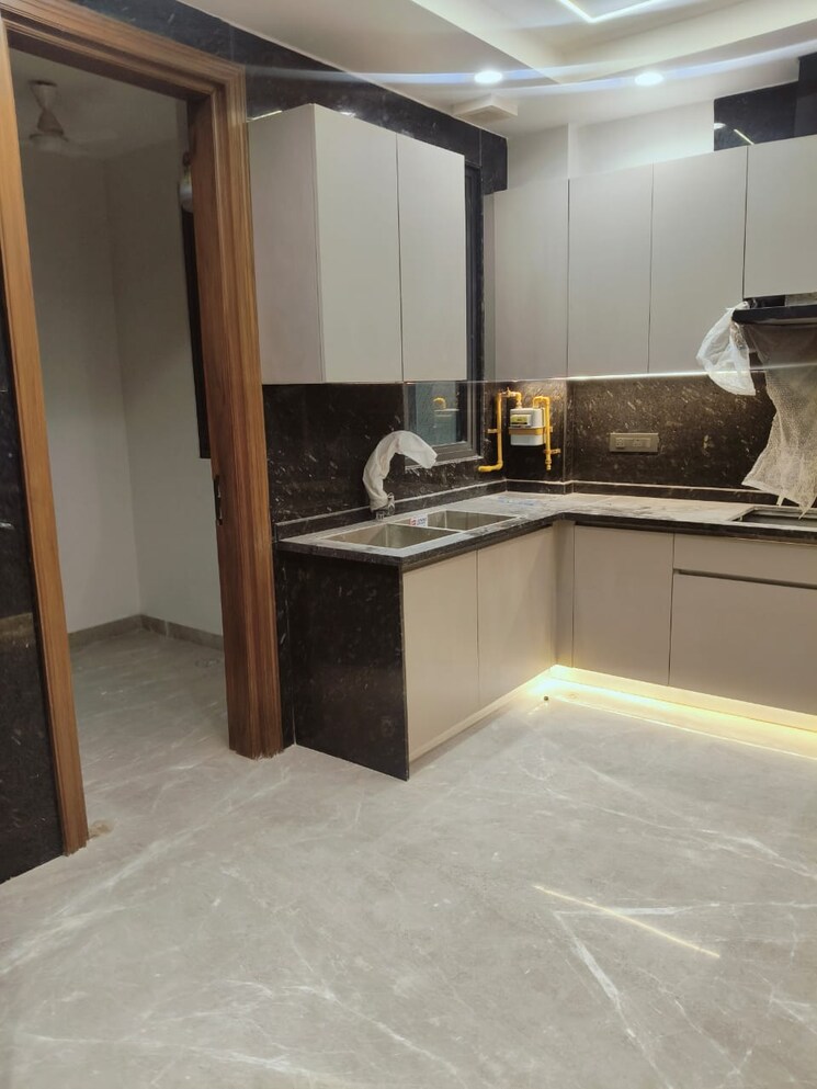 Kitchen, panchsheel enclave 3 Bedroom 265 Sq.Yd. Builder Floor In Panchsheel Enclave Delhi 8996242