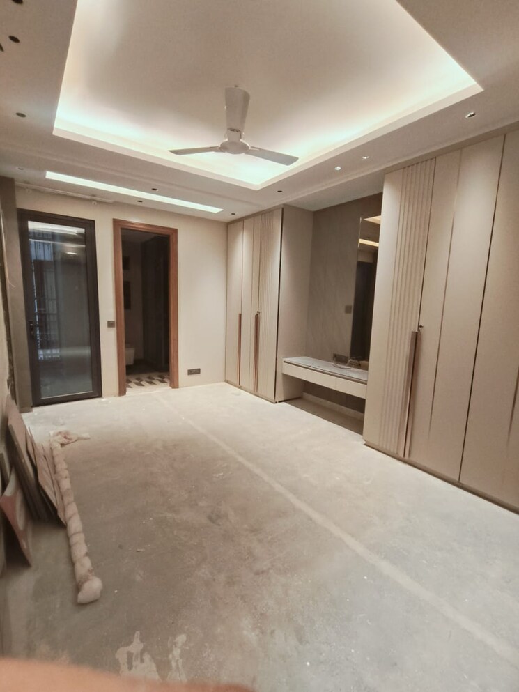 Room, panchsheel enclave 3 Bedroom 265 Sq.Yd. Builder Floor In Panchsheel Enclave Delhi 8996242