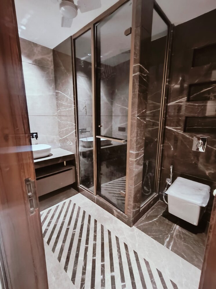 undefined, panchsheel enclave 3 Bedroom 265 Sq.Yd. Builder Floor In Panchsheel Enclave Delhi 8996242