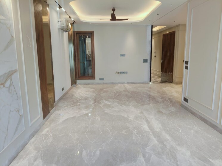 Room, panchsheel enclave 3 Bedroom 265 Sq.Yd. Builder Floor In Panchsheel Enclave Delhi 8996242