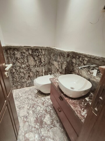 Furnished Amenities in 3 BHK Builder Floor at Panchsheel Enclave – for Rent