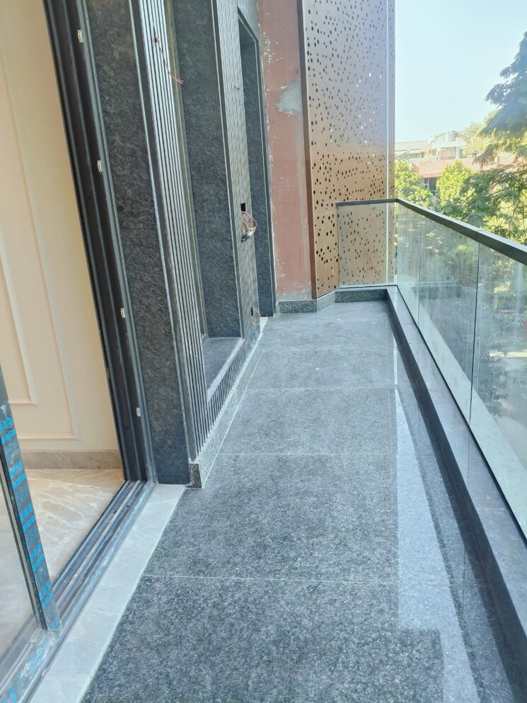 Balcony, panchsheel enclave 3 Bedroom 265 Sq.Yd. Builder Floor In Panchsheel Enclave Delhi 8996242