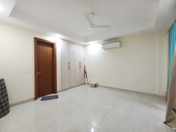 Room, chittaranjan park 3 Bedroom 160 Sq.Yd. Builder Floor In Chittaranjan Park Delhi 8996244