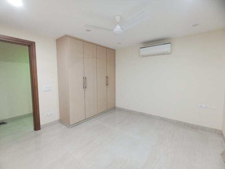 Room, chittaranjan park 3 Bedroom 160 Sq.Yd. Builder Floor In Chittaranjan Park Delhi 8996244