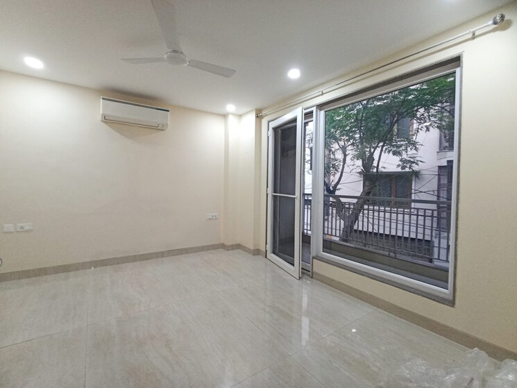 Room, chittaranjan park 3 Bedroom 160 Sq.Yd. Builder Floor In Chittaranjan Park Delhi 8996244