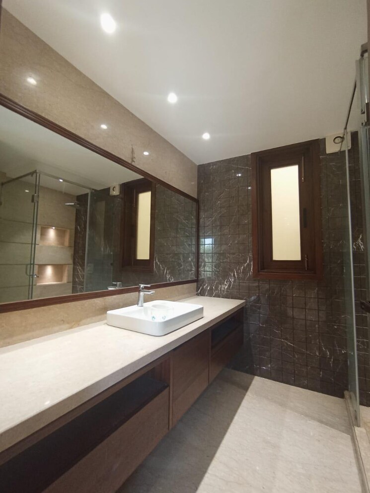 Kitchen, greater kailash i 4 Bedroom 500 Sq.Yd. Builder Floor In Greater Kailash I Delhi 8996250