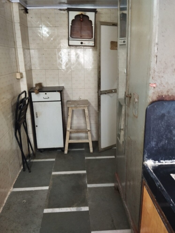 Bathroom, bindra-complex 1 RK 300 Sq.Ft. Apartment In Andheri East Mumbai 8996253