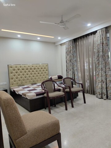 Team Area in 3 BHK Builder Floor at SS The Lilac, Sector 49 – for Rent