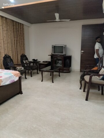 Gym in 3 BHK Builder Floor at SS The Lilac, Sector 49 – for Rent