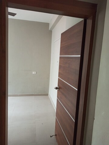Balcony in 3.5 BHK Builder Floor at DLF Alameda, Sector 73 – for Rent
