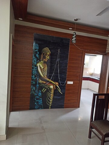 Furnished Amenities in 3.5 BHK Builder Floor at DLF Alameda, Sector 73 – for Rent
