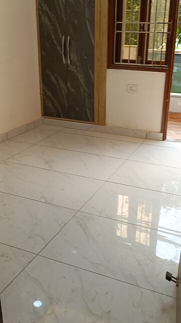 Room in 3 BHK Builder Floor at Bhopura – for Sale