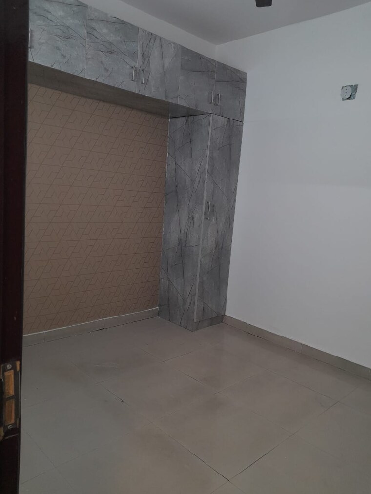 Room, happy-home-noida 2 Bedroom 1050 Sq.Ft. Builder Floor In Sector 73 Noida 8996291