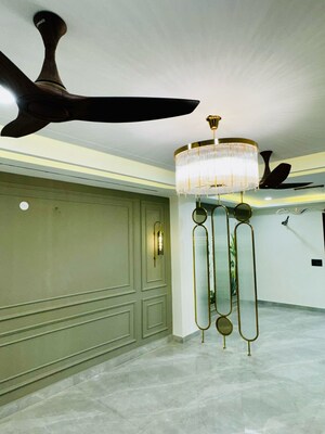 Gym in 3 BHK Builder Floor at Shri Krishna Apartments Noida, Sector 73 – for Sale