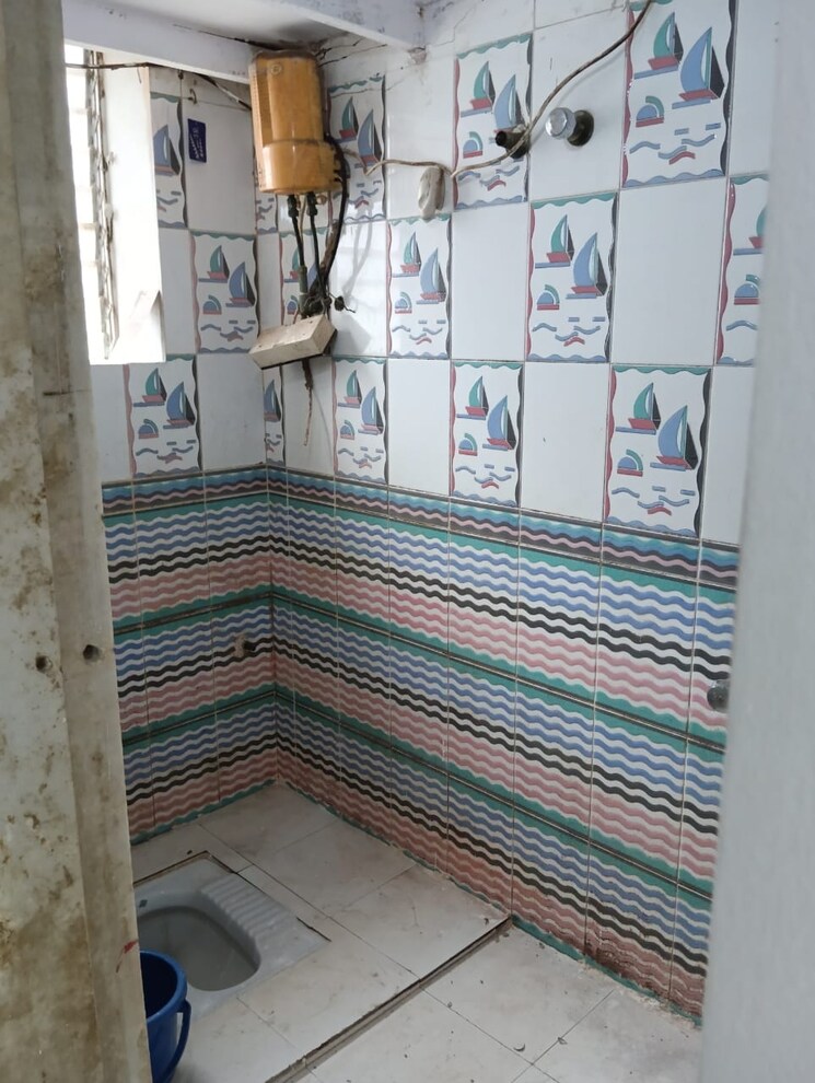 Bathroom, jawahar-nagar-chs-goregaon 1 RK 400 Sq.Ft. Apartment In Goregaon West Mumbai 8996318