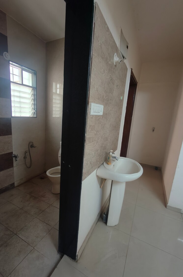 Bathroom, gk-rose-county 2.5 Bedroom 1375 Sq.Ft. Apartment In Pimple Saudagar Pune 8996325