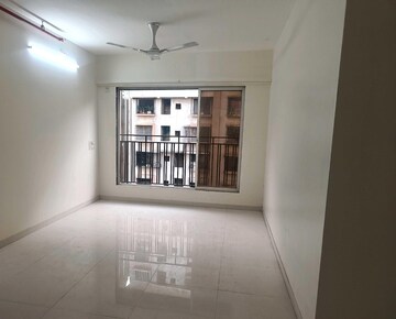 Room in 2 BHK Apartment at Bini Winspace Amelio, Andheri West – for Rent