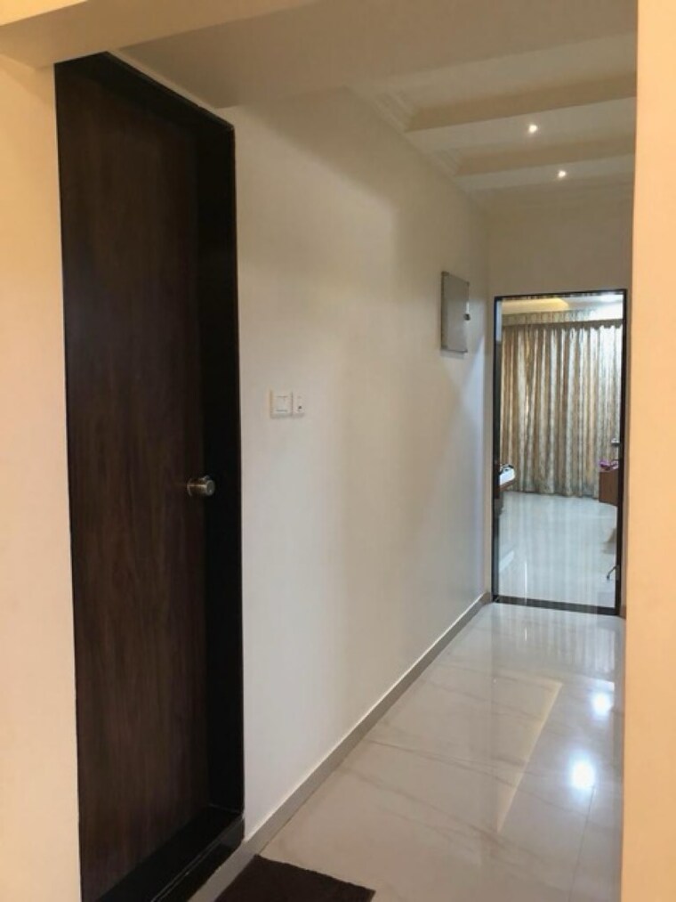 Room, tain-square 3 Bedroom 2000 Sq.Ft. Apartment In Fatima Nagar Pune 8996397