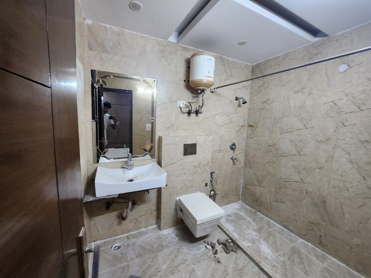 Bathroom, dwarka 1 Bedroom 50 Sq.Mt. Apartment In Dwarka Delhi 8996455